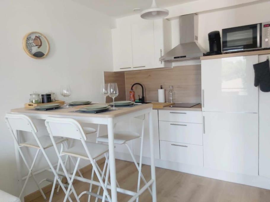 Apartament Les Coteaux De Mahe Tournon-sur-Rhone Zewnętrze zdjęcie