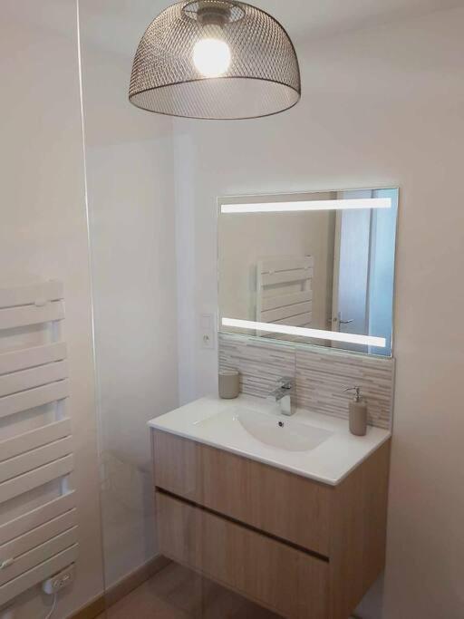 Apartament Les Coteaux De Mahe Tournon-sur-Rhone Zewnętrze zdjęcie